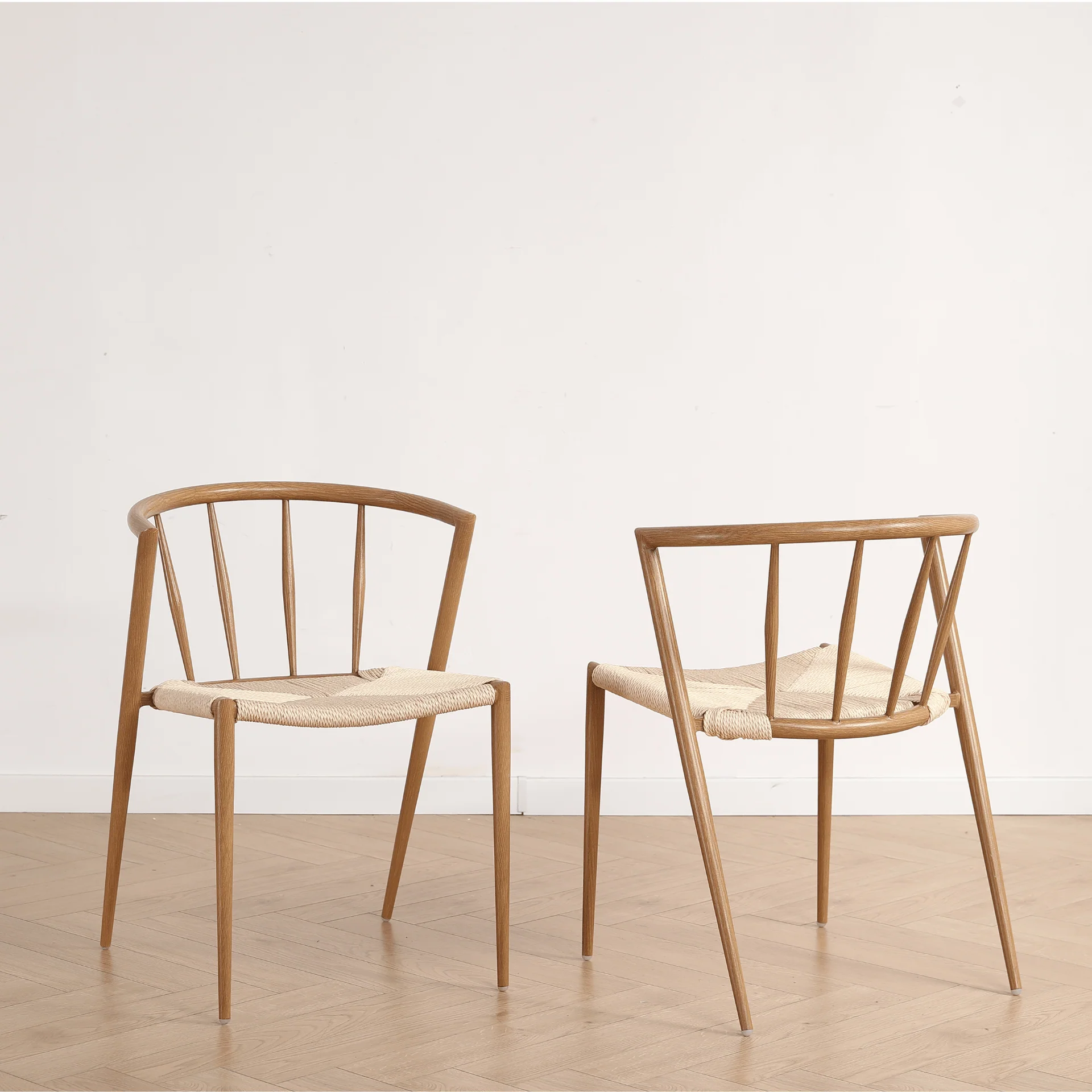 Bella chaise de salle à manger – Aspect chêne avec assise tressée - Image 3