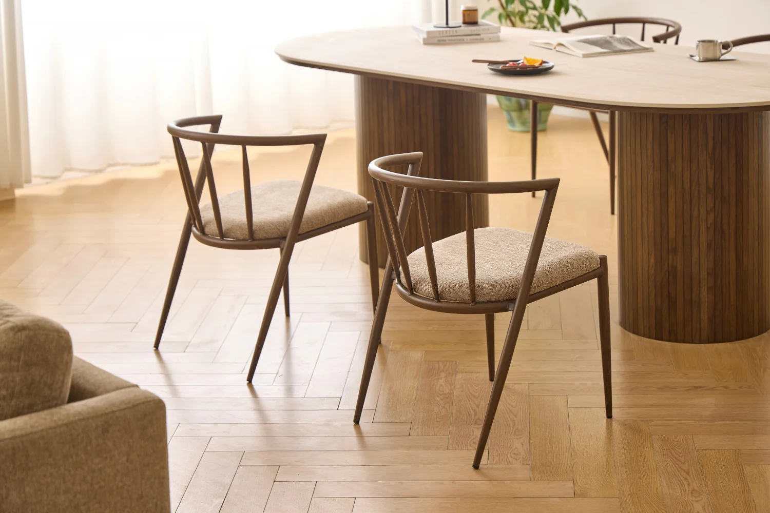 Bella Chaise de salle à manger - aspect chêne fumé avec assise tapissée sable - Image 5