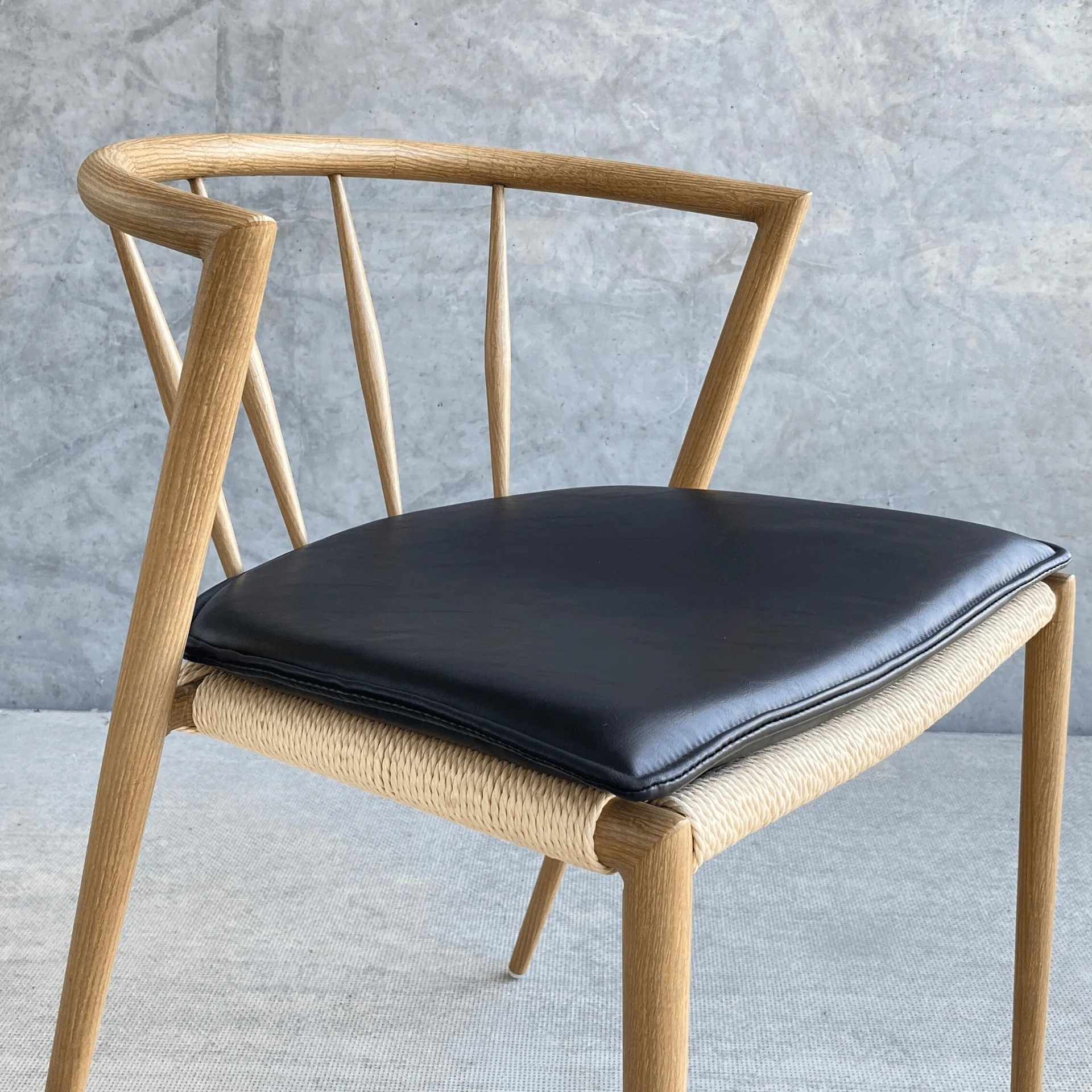 Bella - Coussin de siège en cuir artificiel noir - Image 2