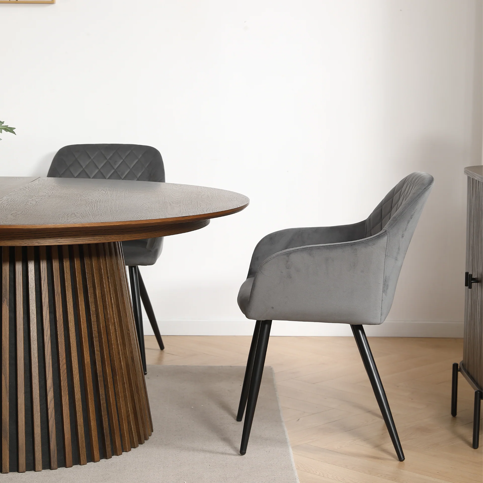 Carlo - Chaise de salle à manger en velours gris avec accoudoirs - Image 10