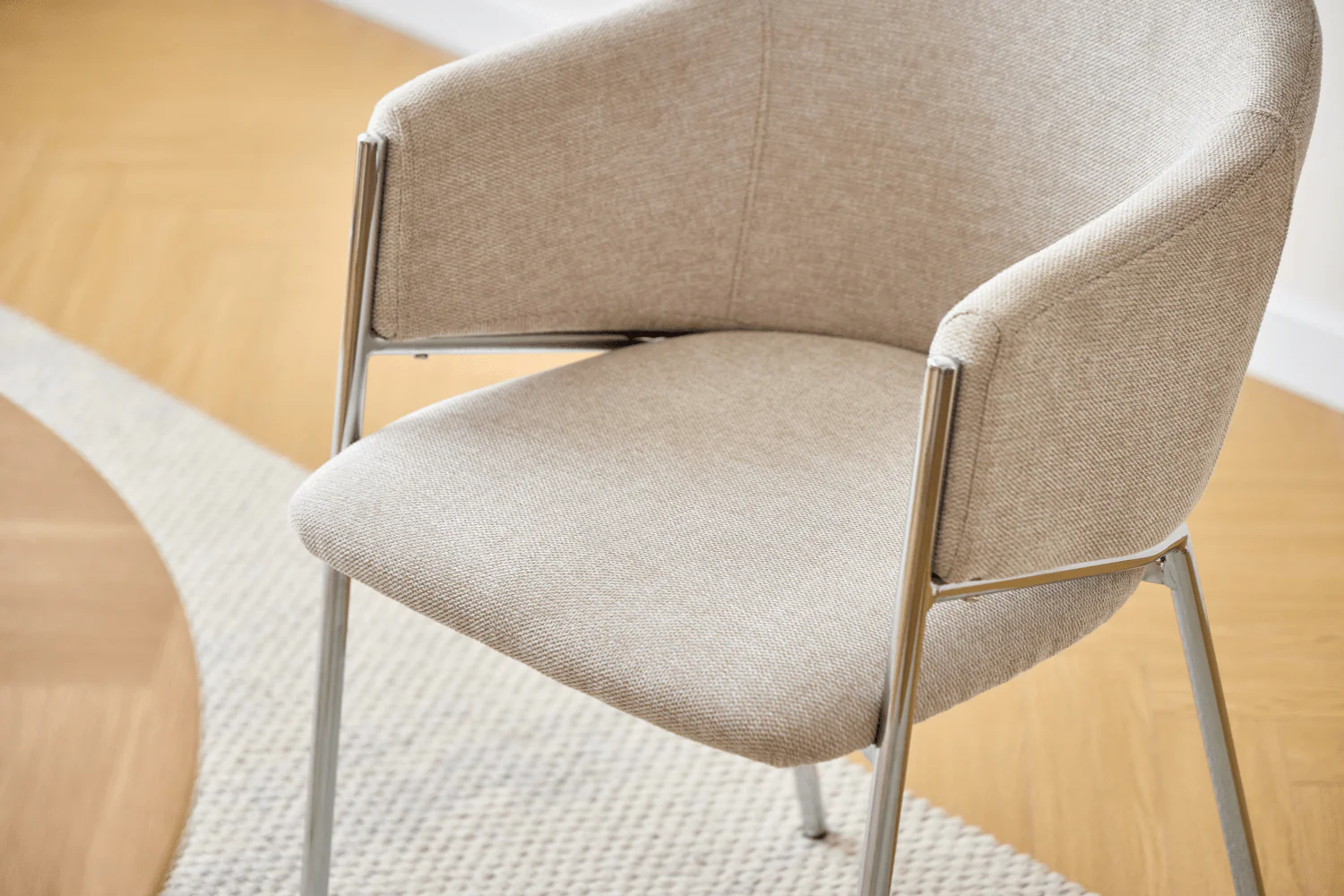 Carolina chaise de salle à manger en bouclé beige avec pieds chrome - Image 6