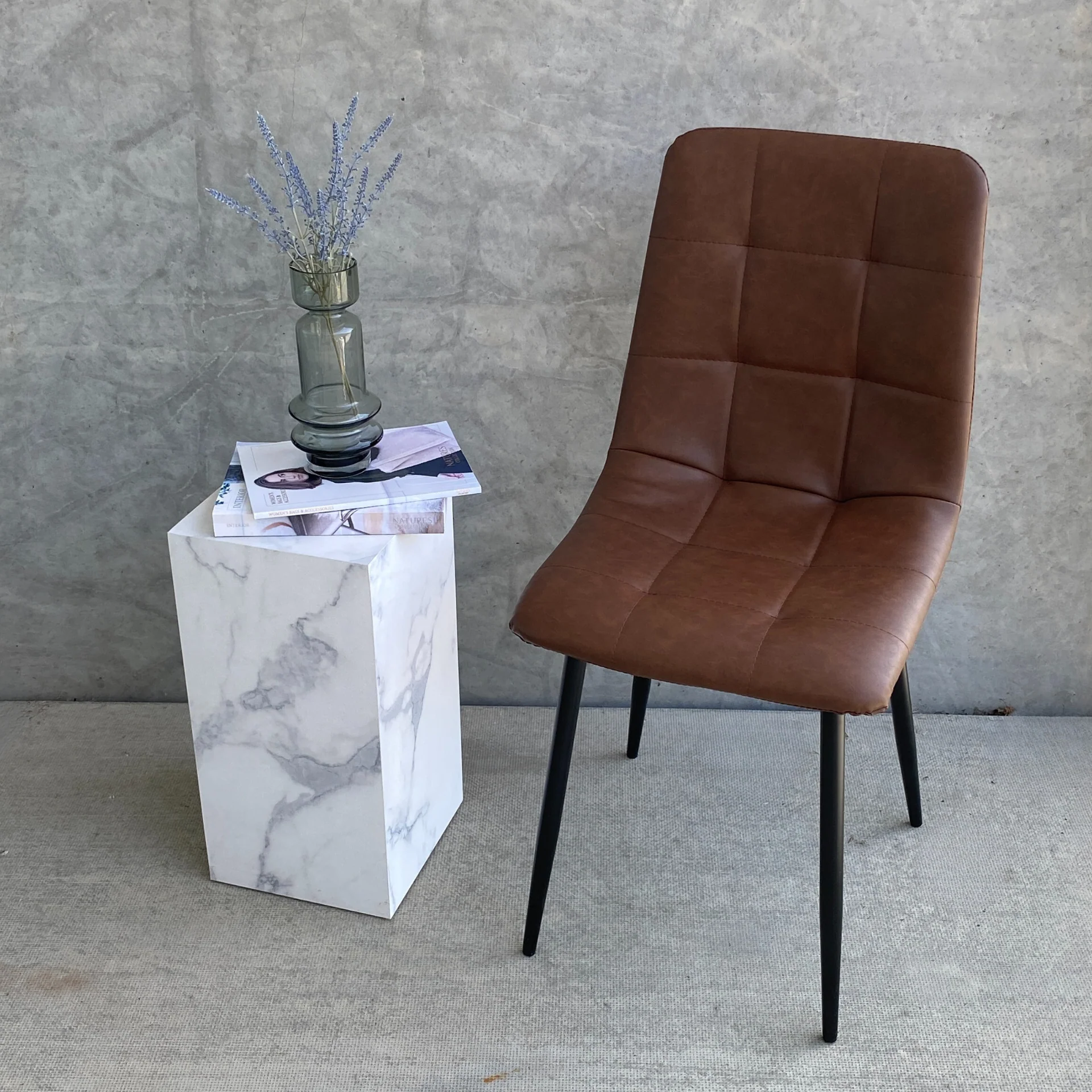 Jessi Chaise de salle à manger - Cuir synthétique brun avec pieds en métal noir - Image 3