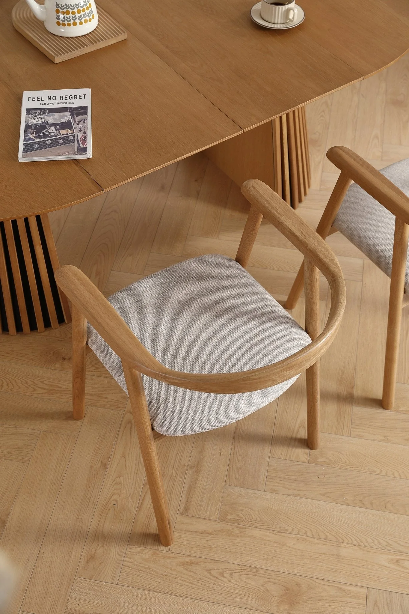 Jocelyn - Chaise de salle à manger en chêne avec assise en tissu beige - Image 8
