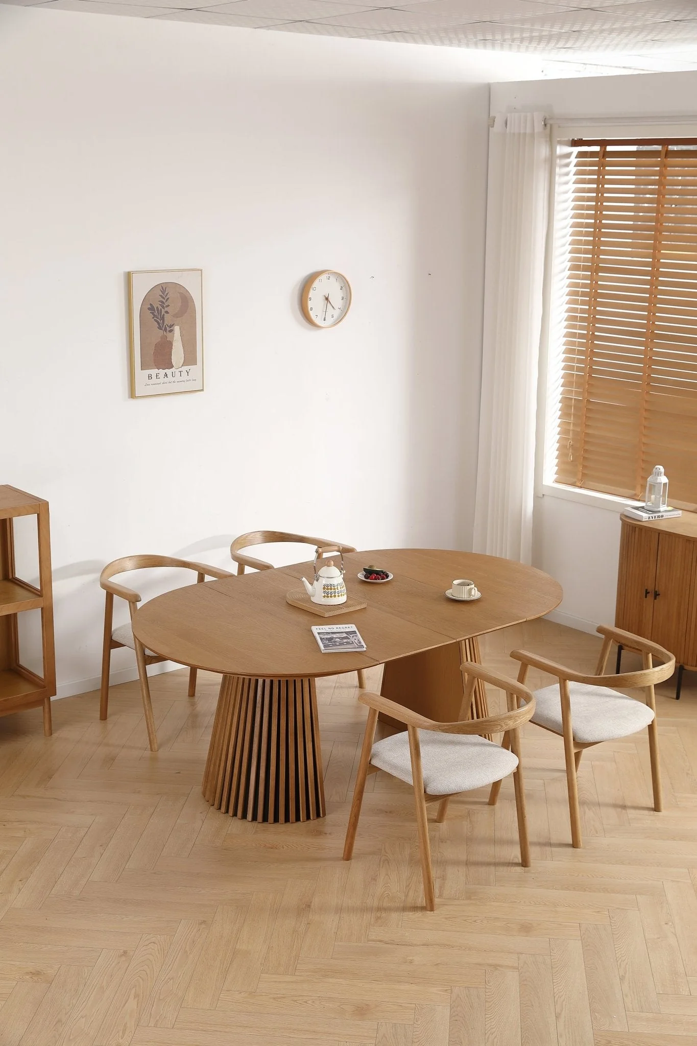 Jocelyn - Chaise de salle à manger en chêne avec assise en tissu beige - Image 9