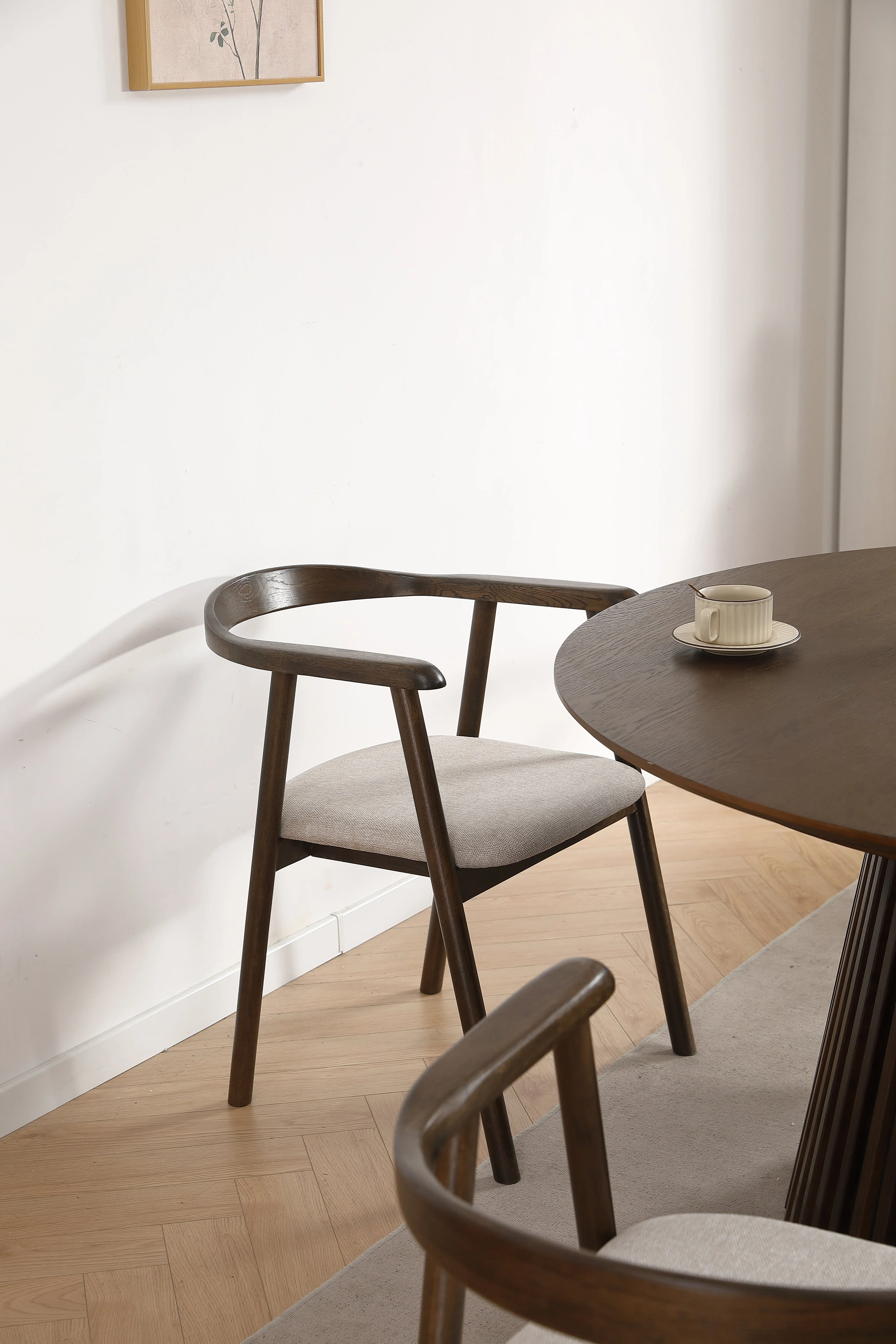 Jocelyn - Chaise de salle à manger en chêne fumé avec assise en tissu beige - Image 5