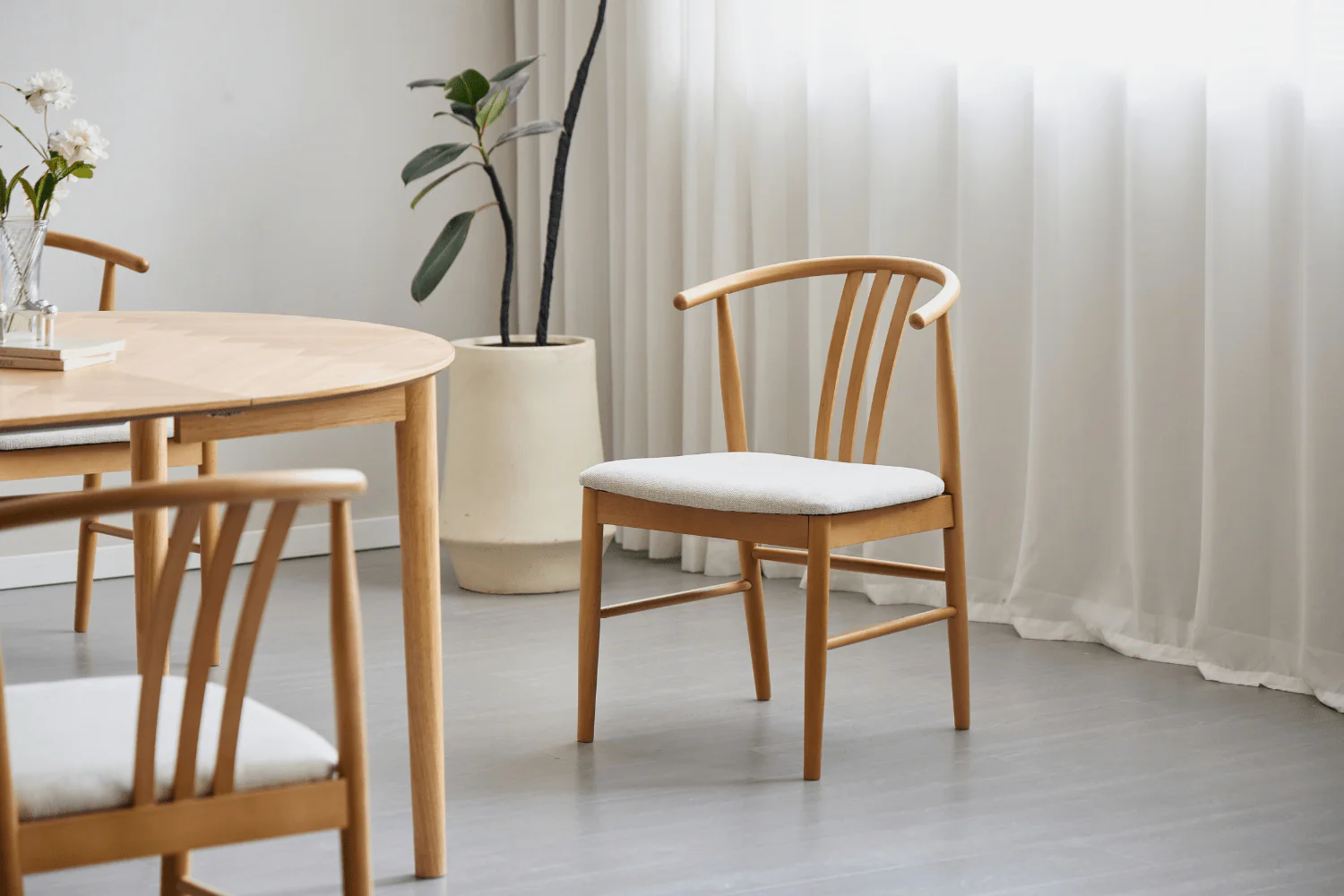 Lizzie Chaise de salle à manger en hêtre avec assise tapissée en beige - Image 10