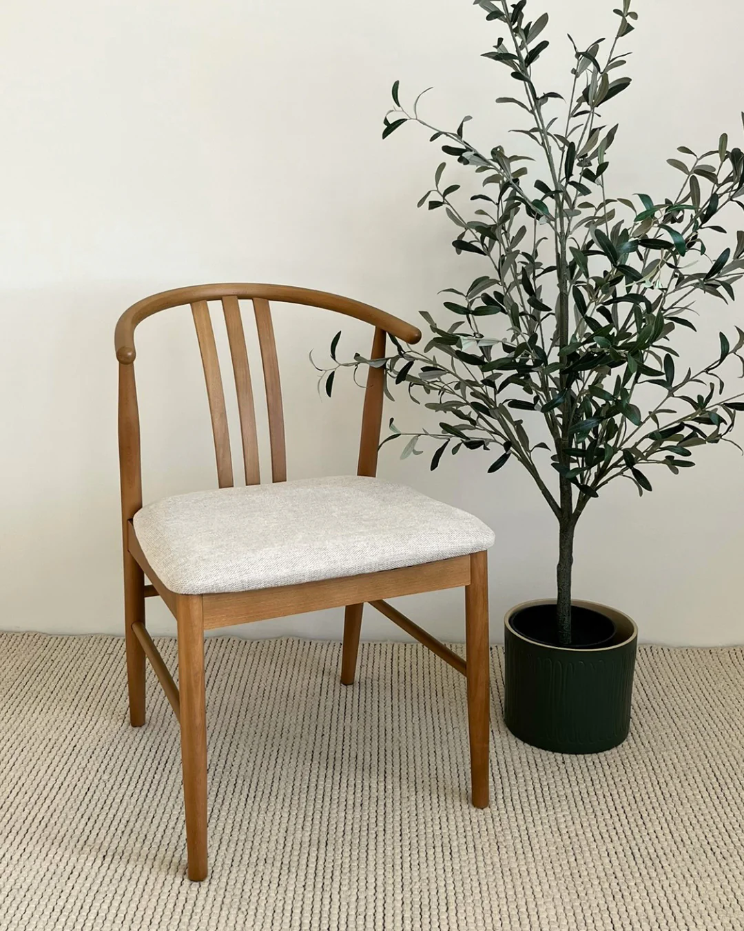 Lizzie Chaise de salle à manger en hêtre avec assise tapissée en beige - Image 3