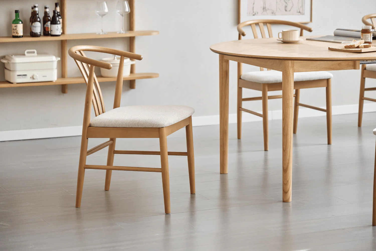 Lizzie Chaise de salle à manger en hêtre avec assise tapissée en beige - Image 8