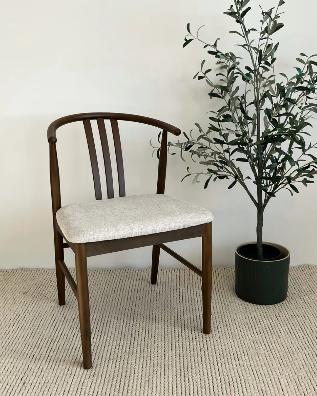 Lizzie Chaise de salle à manger en hêtre fumé avec assise tapissée en beige - Image 3