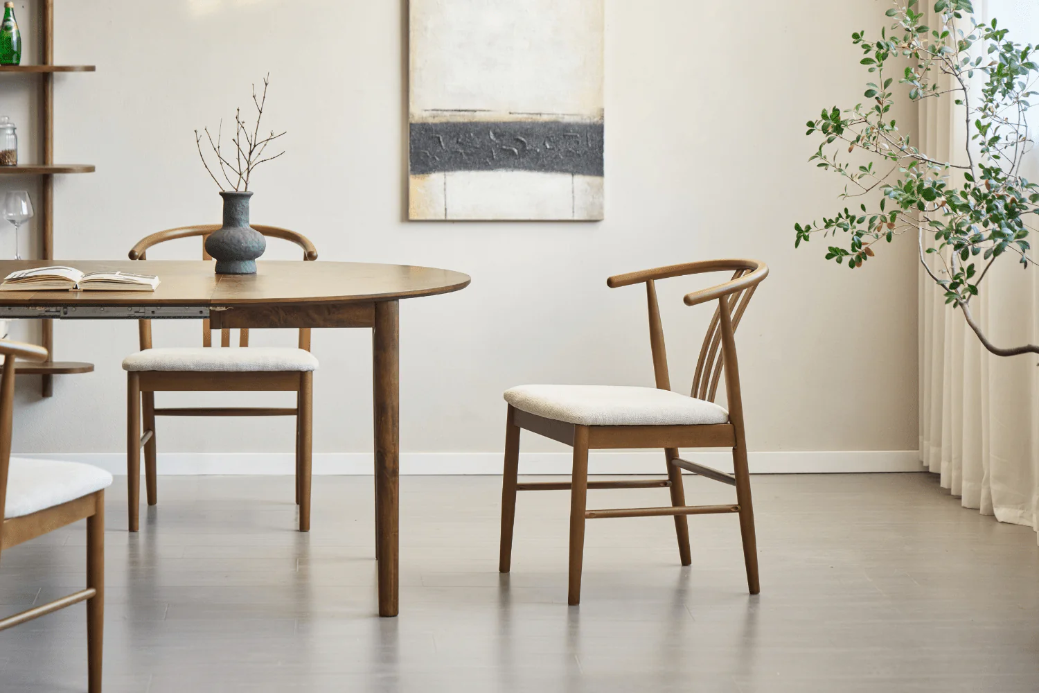 Lizzie Chaise de salle à manger en hêtre fumé avec assise tapissée en beige - Image 5