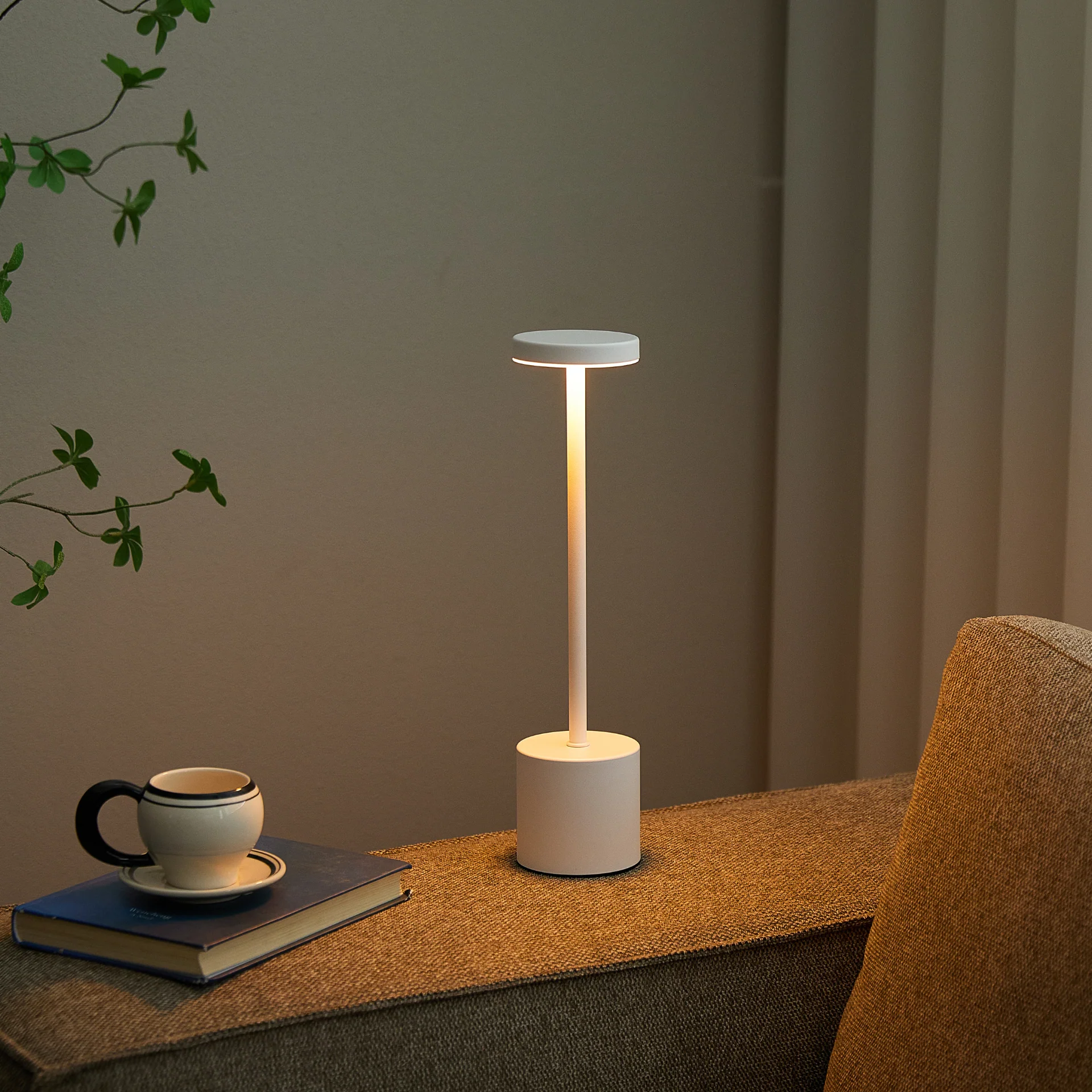 Elvis lampe de table LED blanc - Image 3