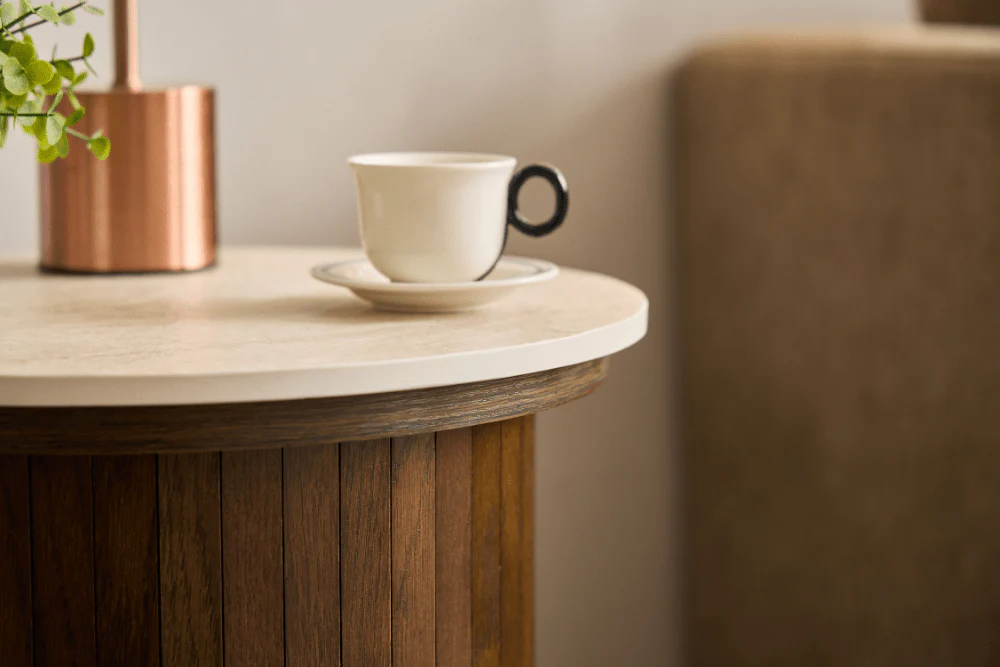 Enzo - Table d'appoint avec plateau en pierre et pied en lamelles de chêne fumé Ø40 cm - Image 6
