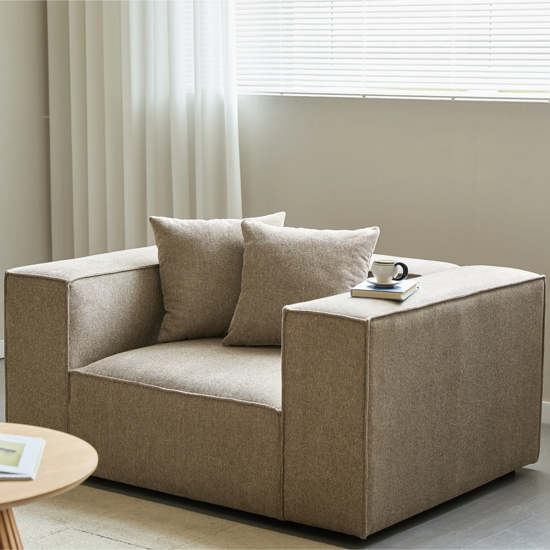 Hailey Fauteuil en sable L : 136 × P : 100 × H : 64 cm - Image 10