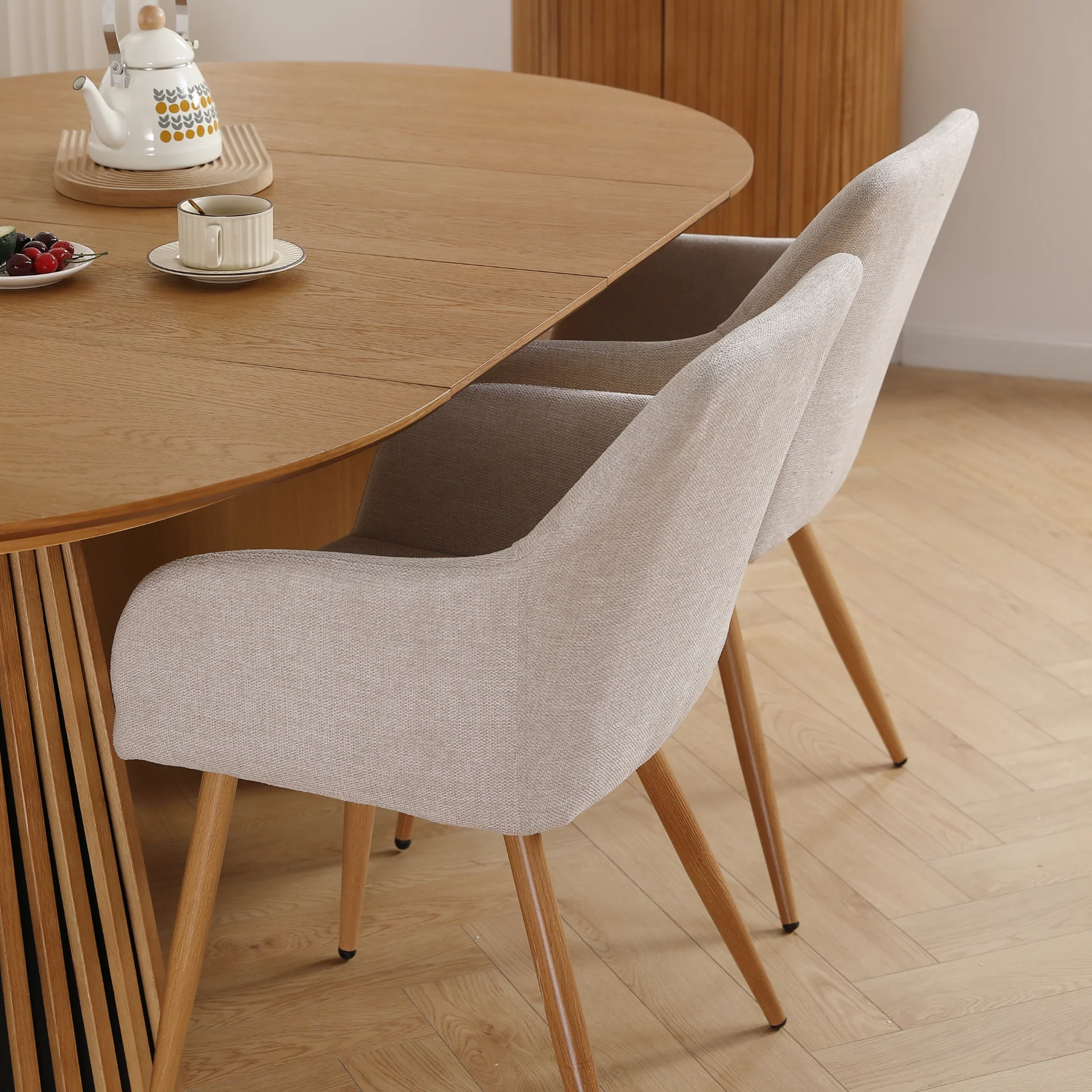 Jenna - Chaise de salle à manger en tissu beige avec aspect chêne - Image 5