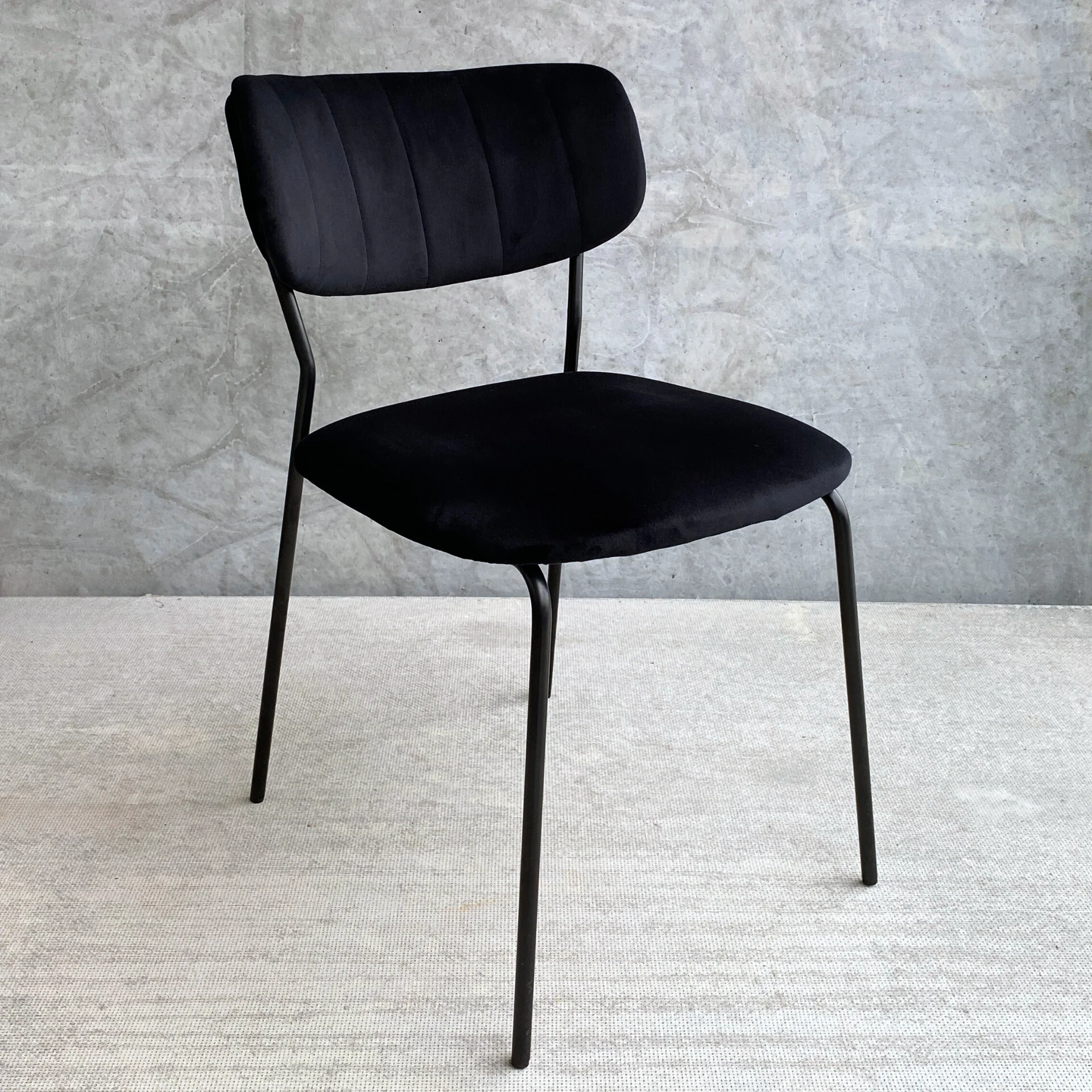 Lucia - Chaise de salle à manger en velours noir - Image 3
