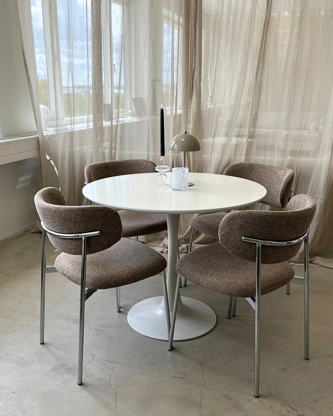 Lucinda chaise de table de salle à manger en chrome avec textile sable - Image 3