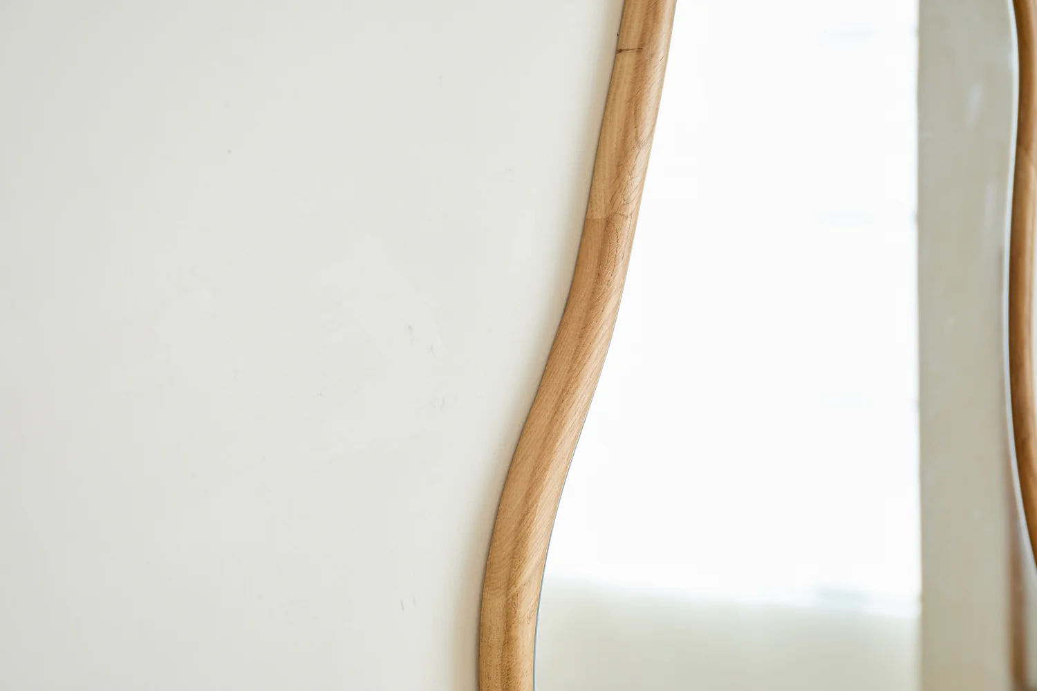 Miroir organique Angela avec cadre en bois de chêne 100x50 cm - Image 4