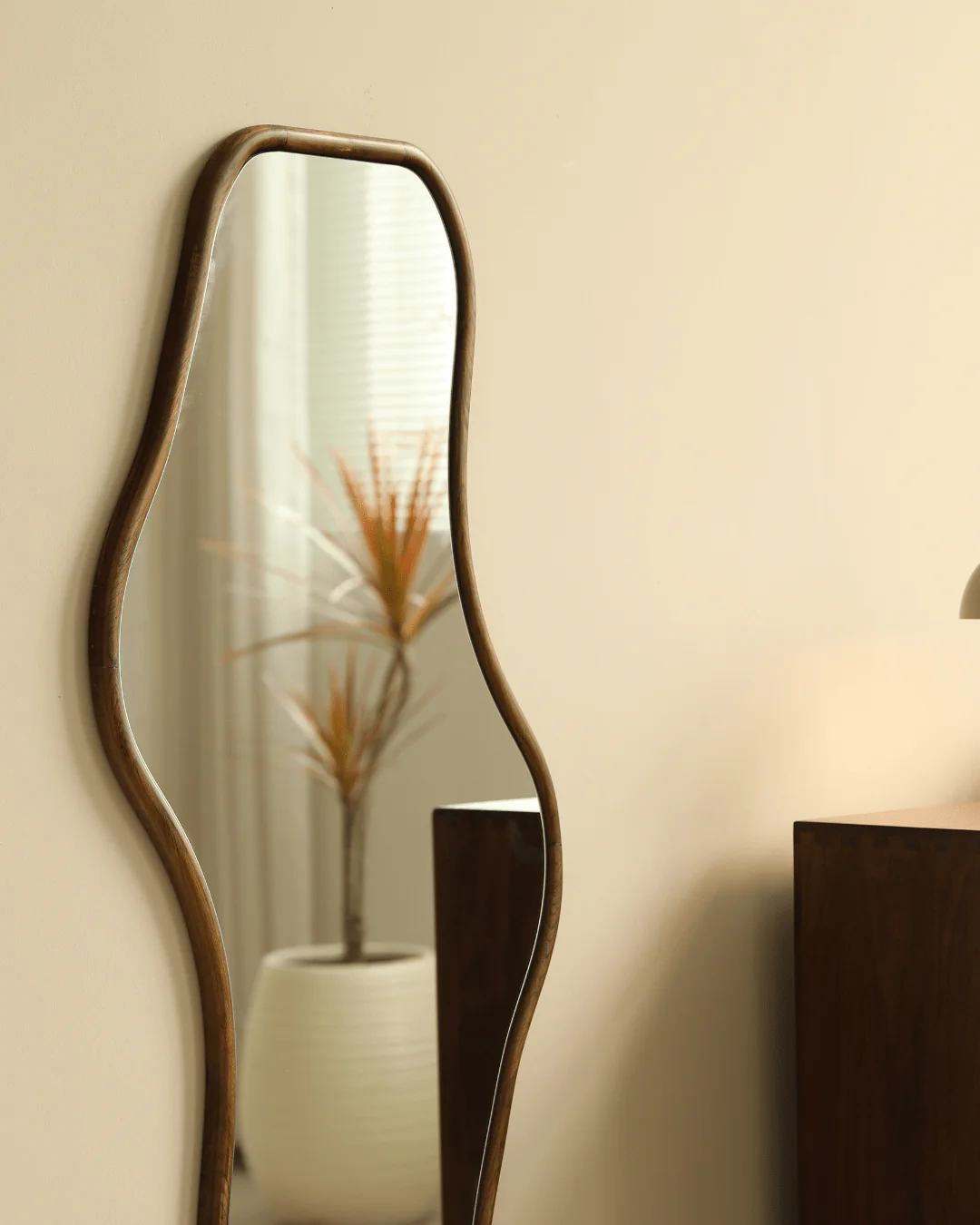 Miroir organique Angela avec cadre en bois de chêne fumé 50x100 cm - Image 5