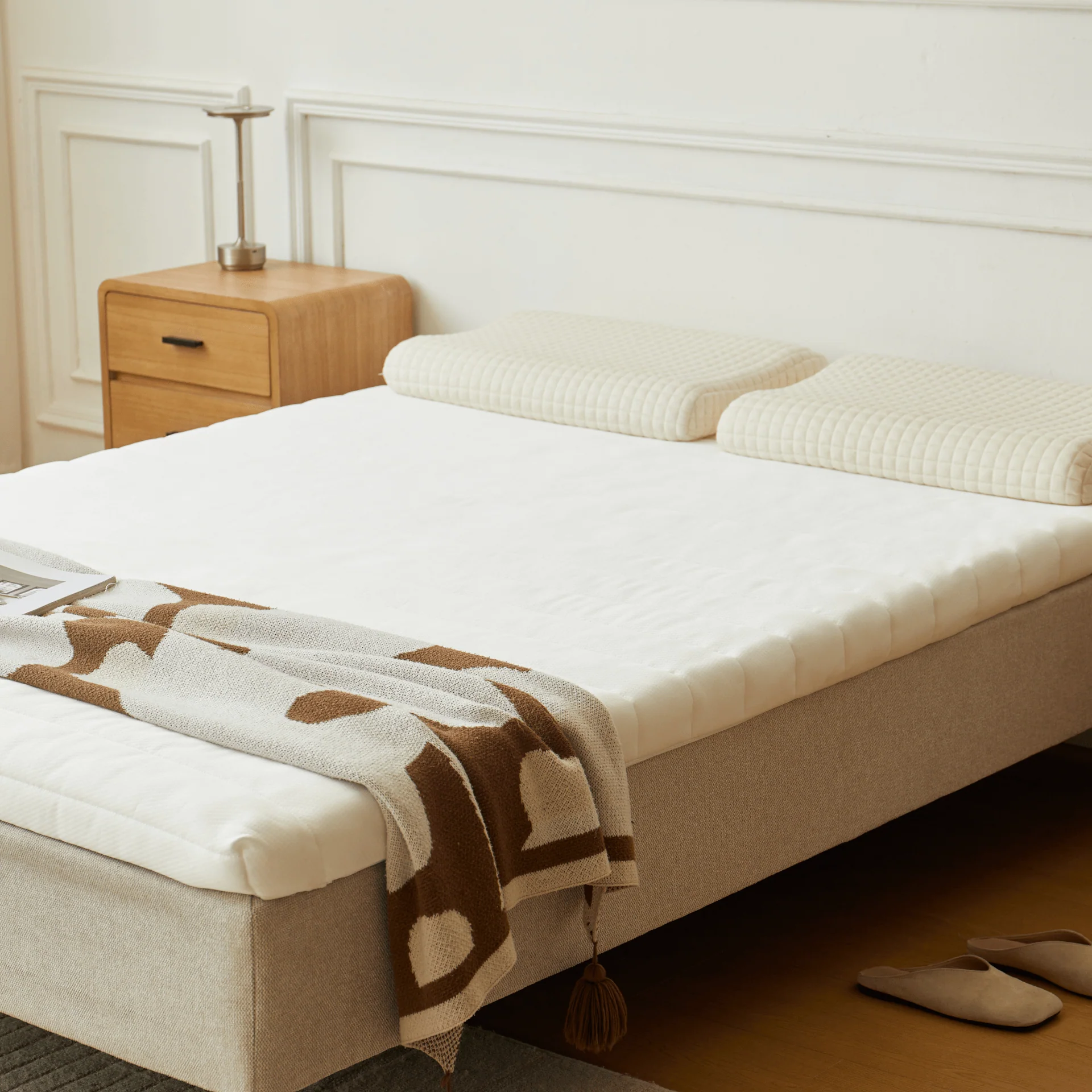 Premium sommier tapissier beige 140x200 cm avec surmatelas en mousse à mémoire de forme 7 cm, pieds exclus - Image 4