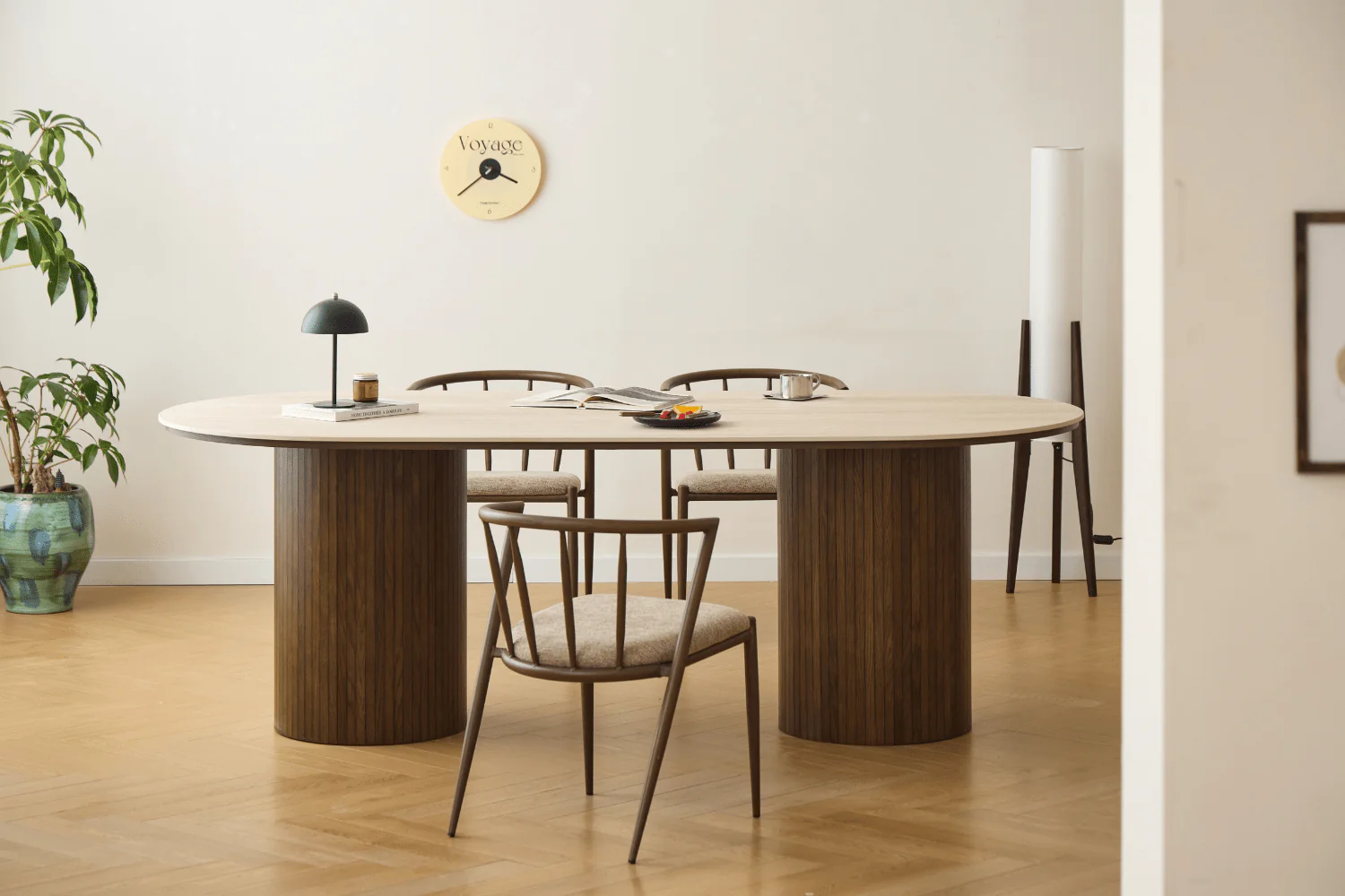Table de salle à manger ovale Enzo avec plateau en pierre beige et sommier à lattes en chêne fumé 220x100x76 cm - Image 5