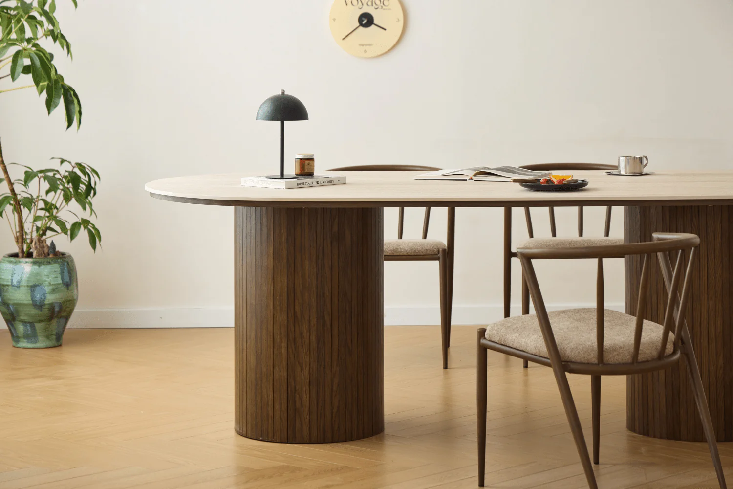 Table de salle à manger ovale Enzo avec plateau en pierre beige et sommier à lattes en chêne fumé 220x100x76 cm - Image 6