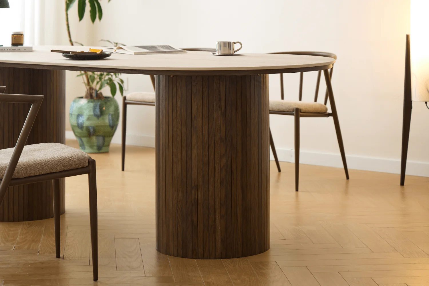 Table de salle à manger ovale Enzo avec plateau en pierre beige et sommier à lattes en chêne fumé 220x100x76 cm - Image 7